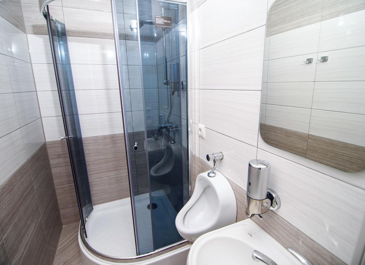 Cossacks Hostel Львов Экстерьер фото