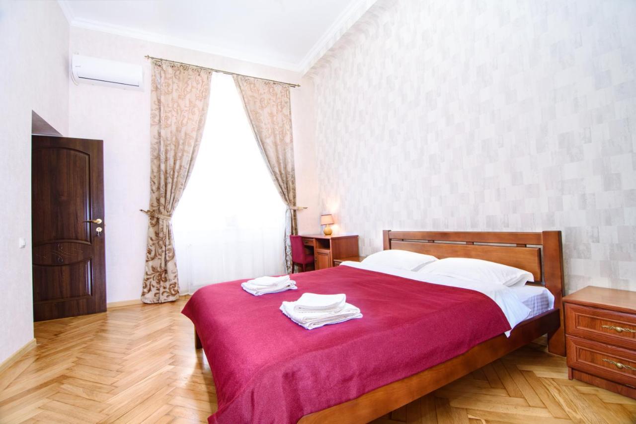 Cossacks Hostel Львов Экстерьер фото