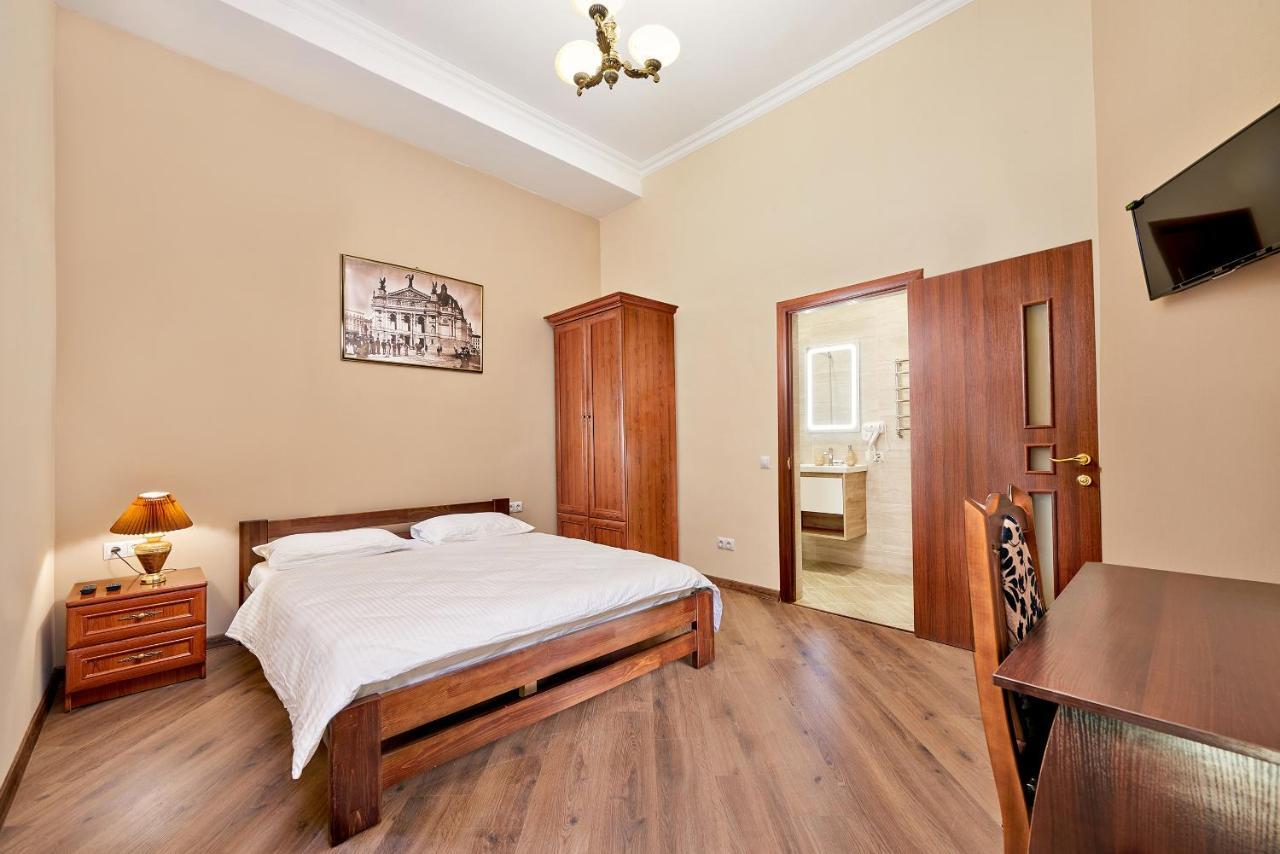 Cossacks Hostel Львов Экстерьер фото
