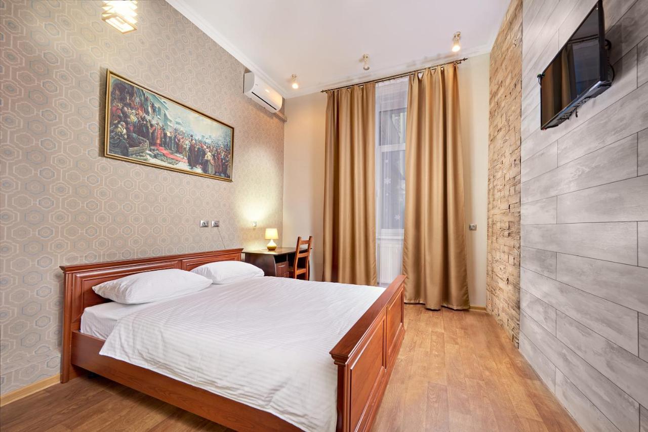 Cossacks Hostel Львов Экстерьер фото
